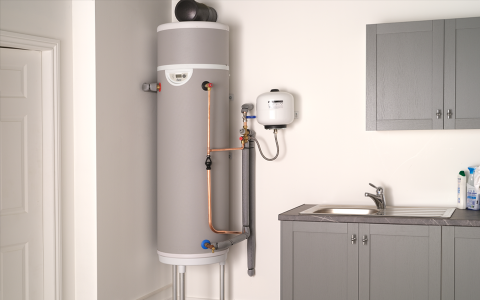 Dimplex Edel hot 170l water heat pump in utility room
